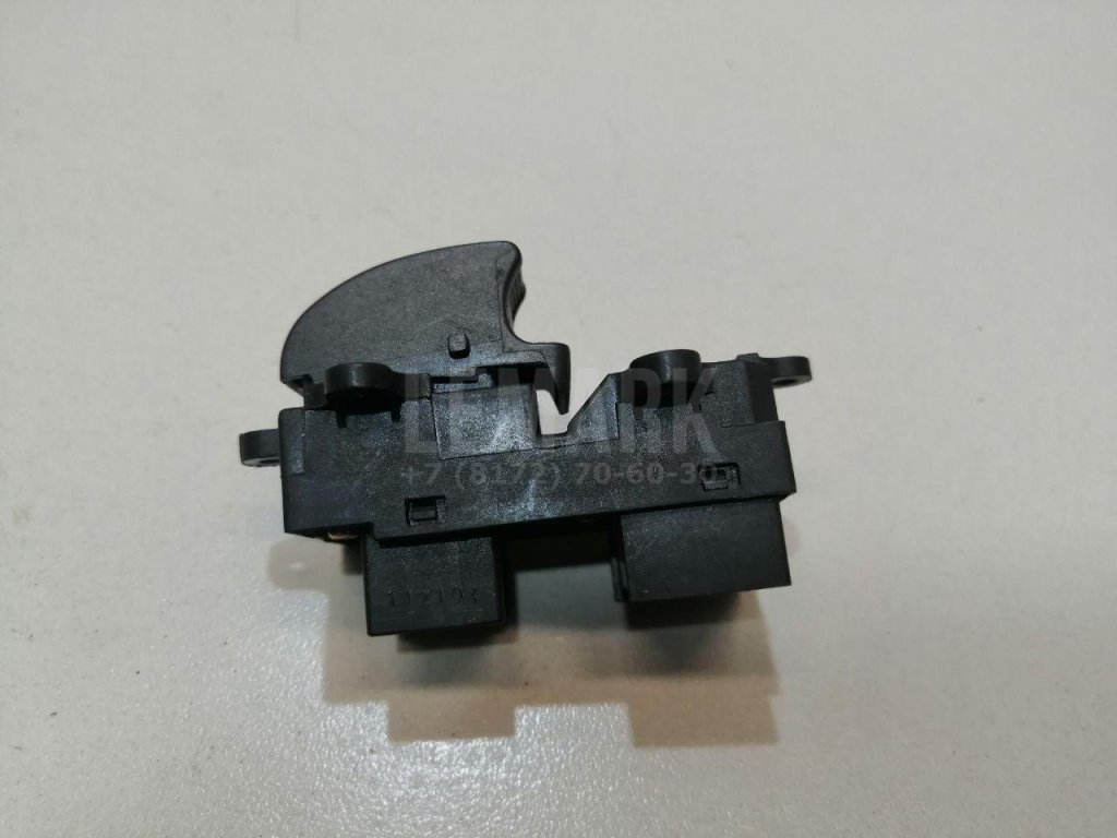 Кнопка стеклоподъемника