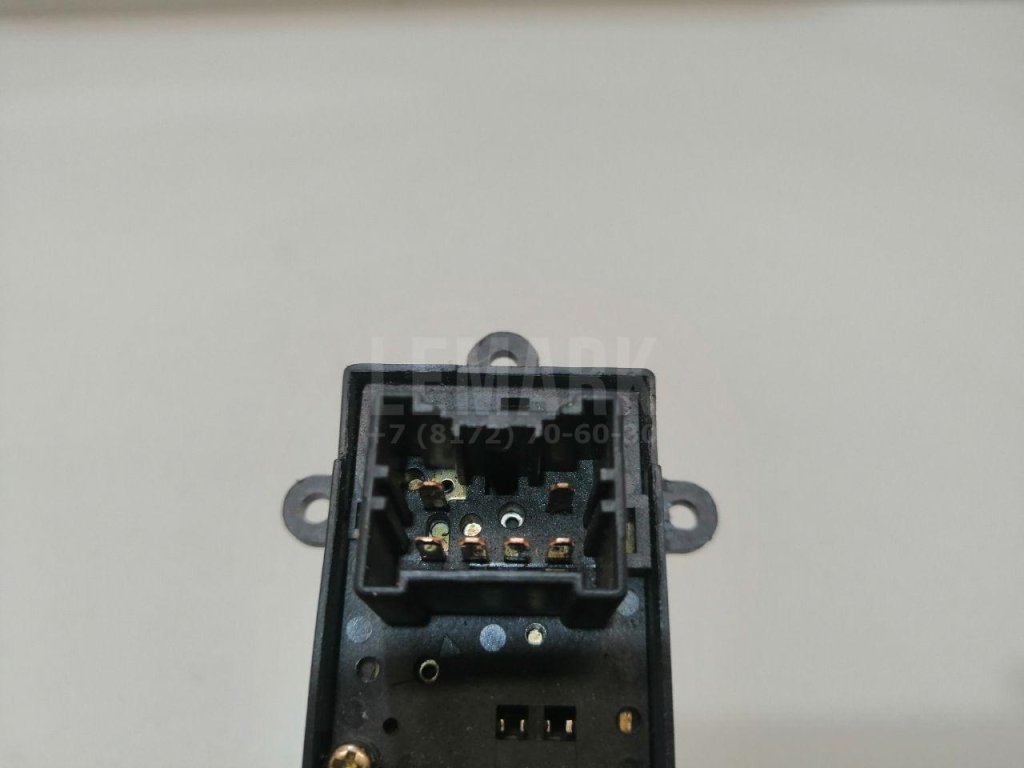 Кнопка стеклоподъемника