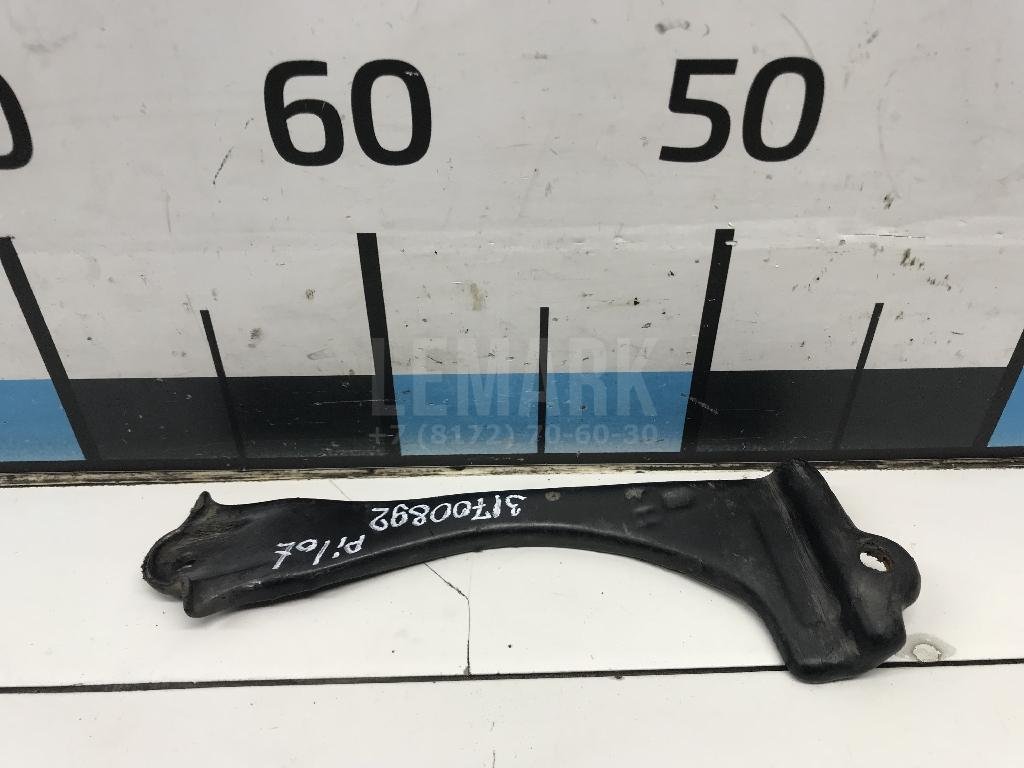 Крепление аккумулятора