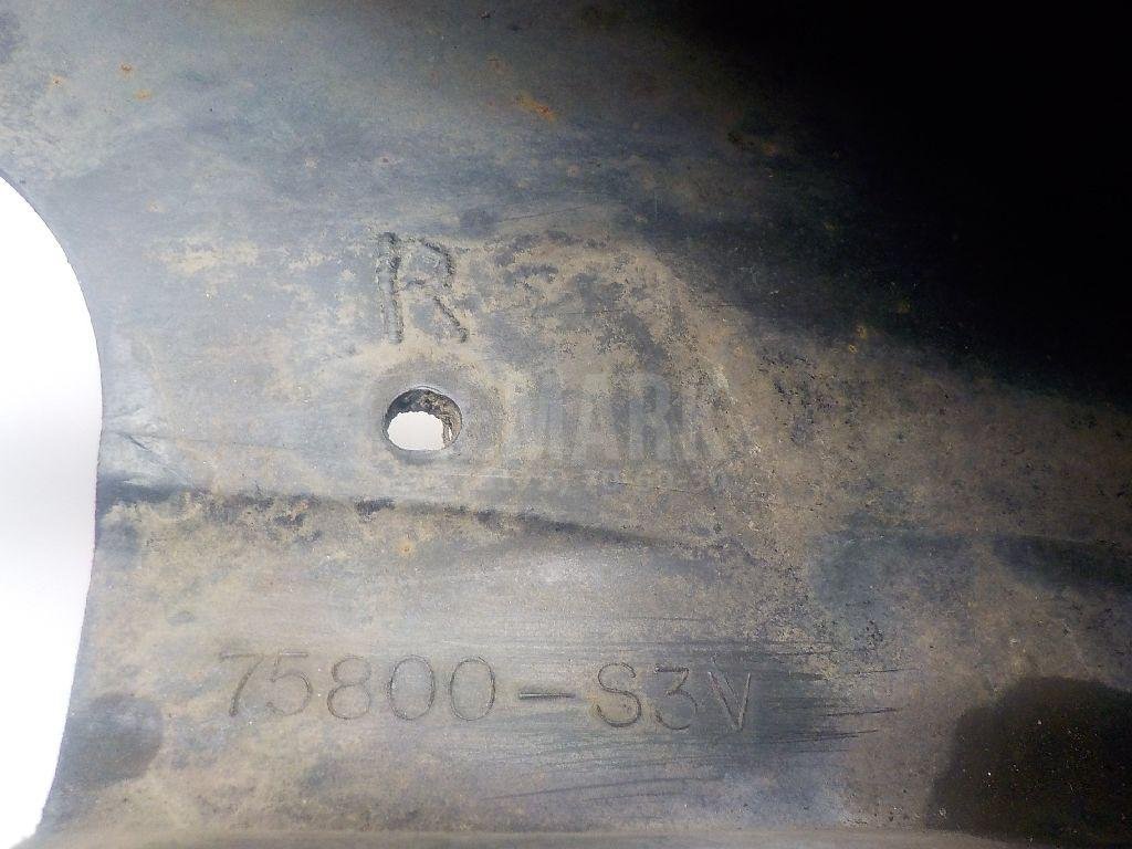 Брызговик передний правый