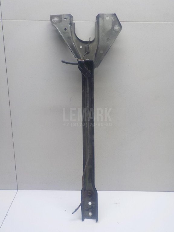 Кронштейн замка капота