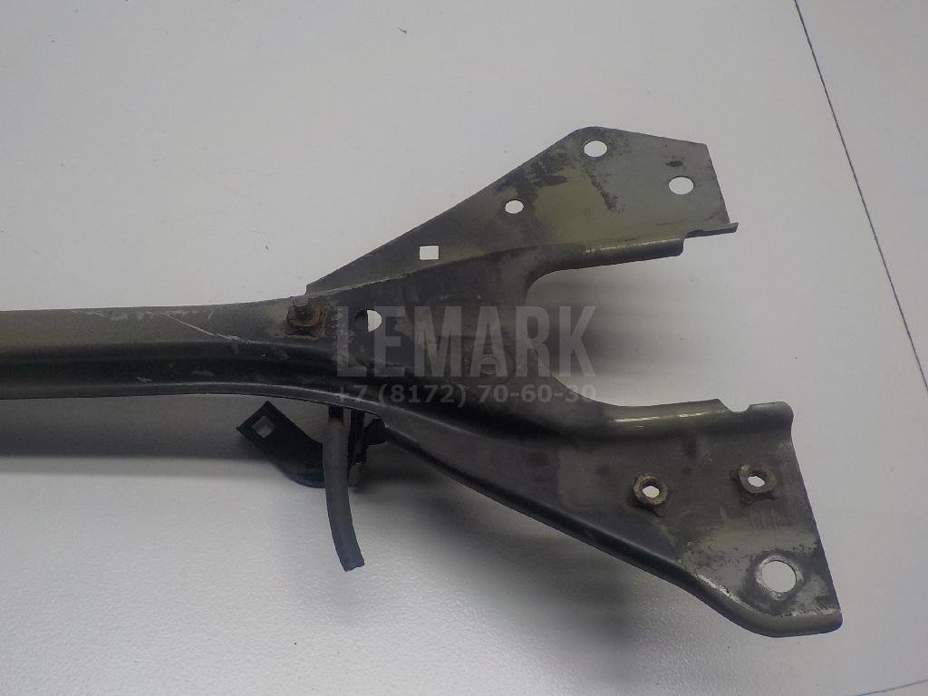 Кронштейн замка капота