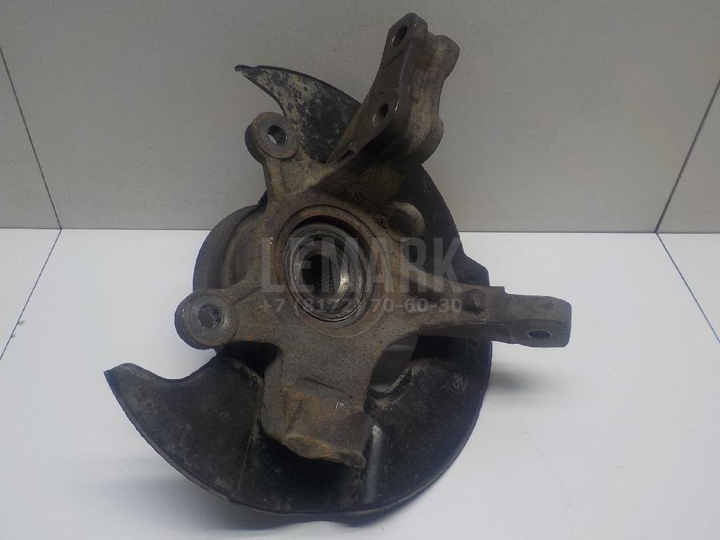 Кулак поворотный передний правый