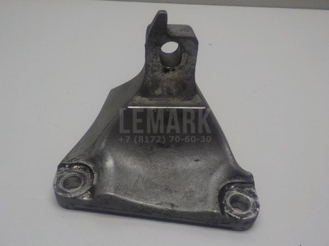 Кронштейн опоры двигателя