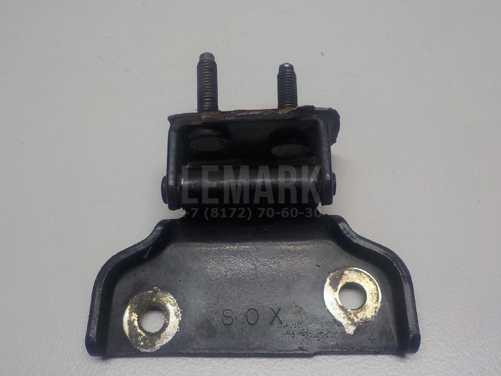 Петля двери багажника