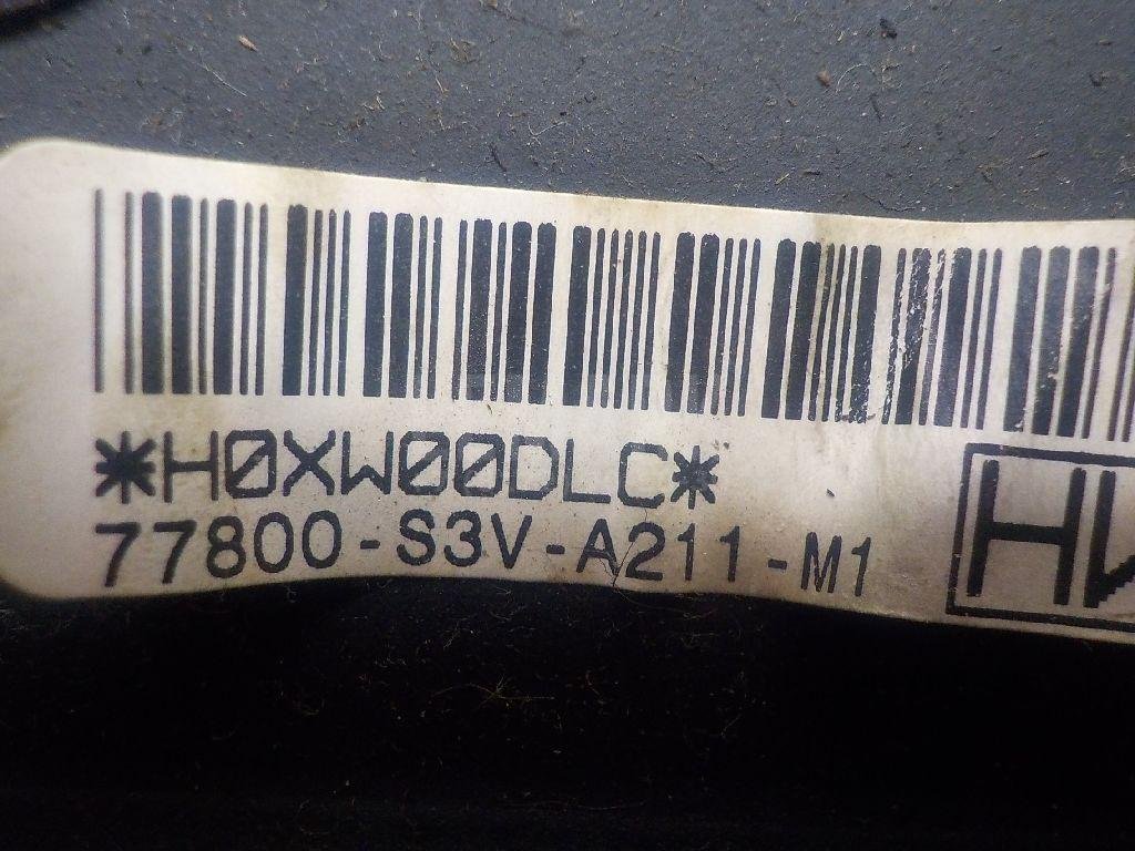 Подушка безопасности в рулевое колесо