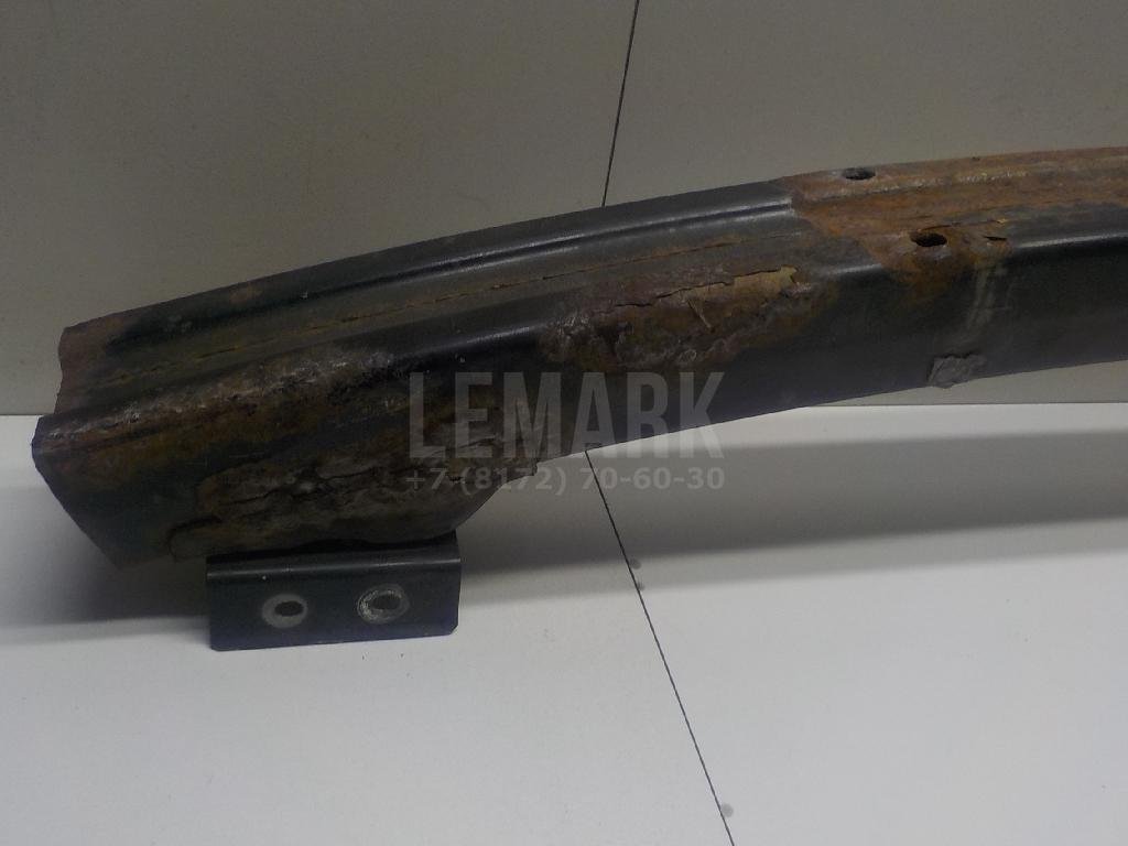 Усилитель переднего бампера