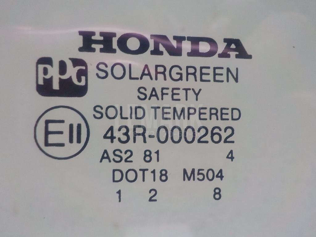 Стекло двери передней правой