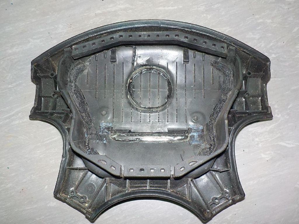 Крышка подушки безопасности (в рулевое колесо)