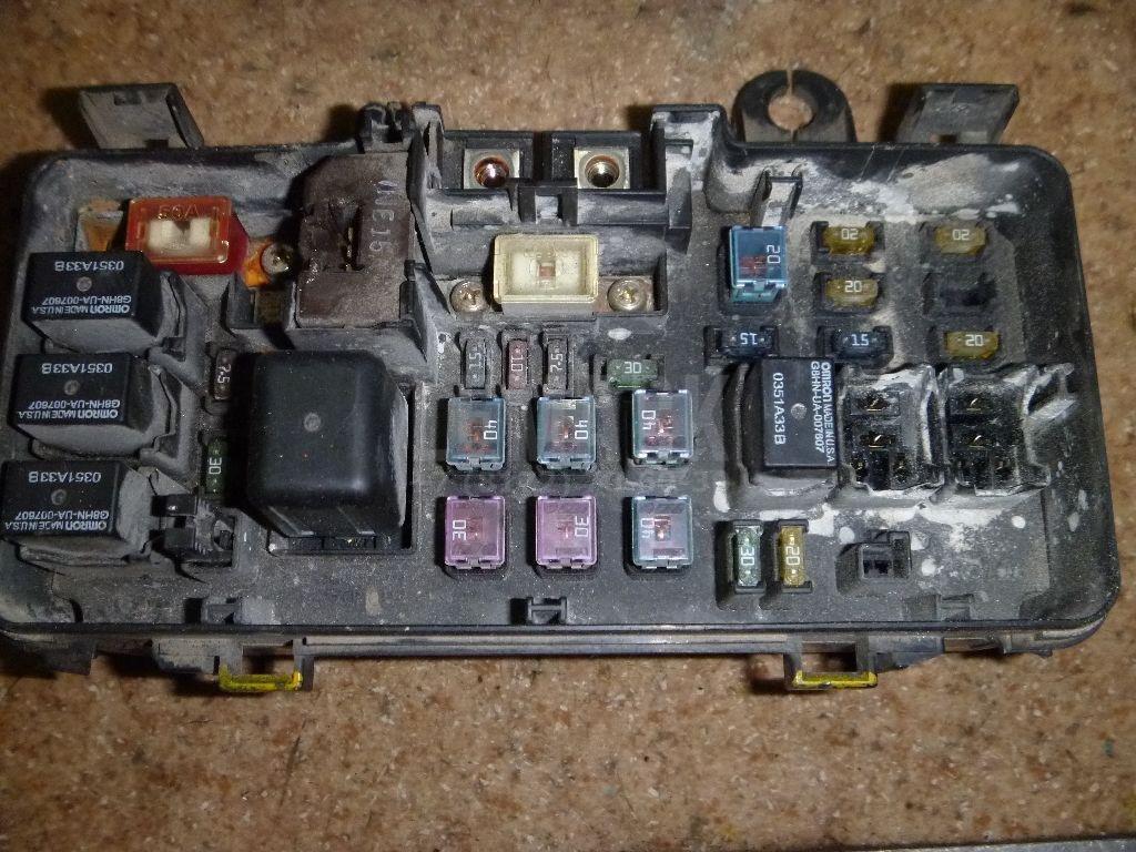 Блок предохранителей для  Audi 80/90 [B4] 1991-1995