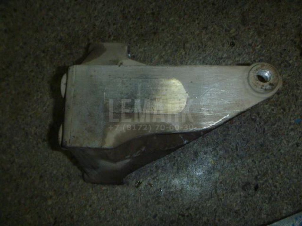 Кронштейн опоры двигателя