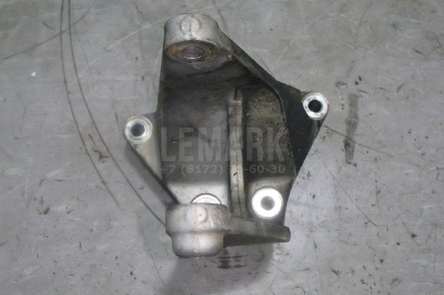 Кронштейн двигателя