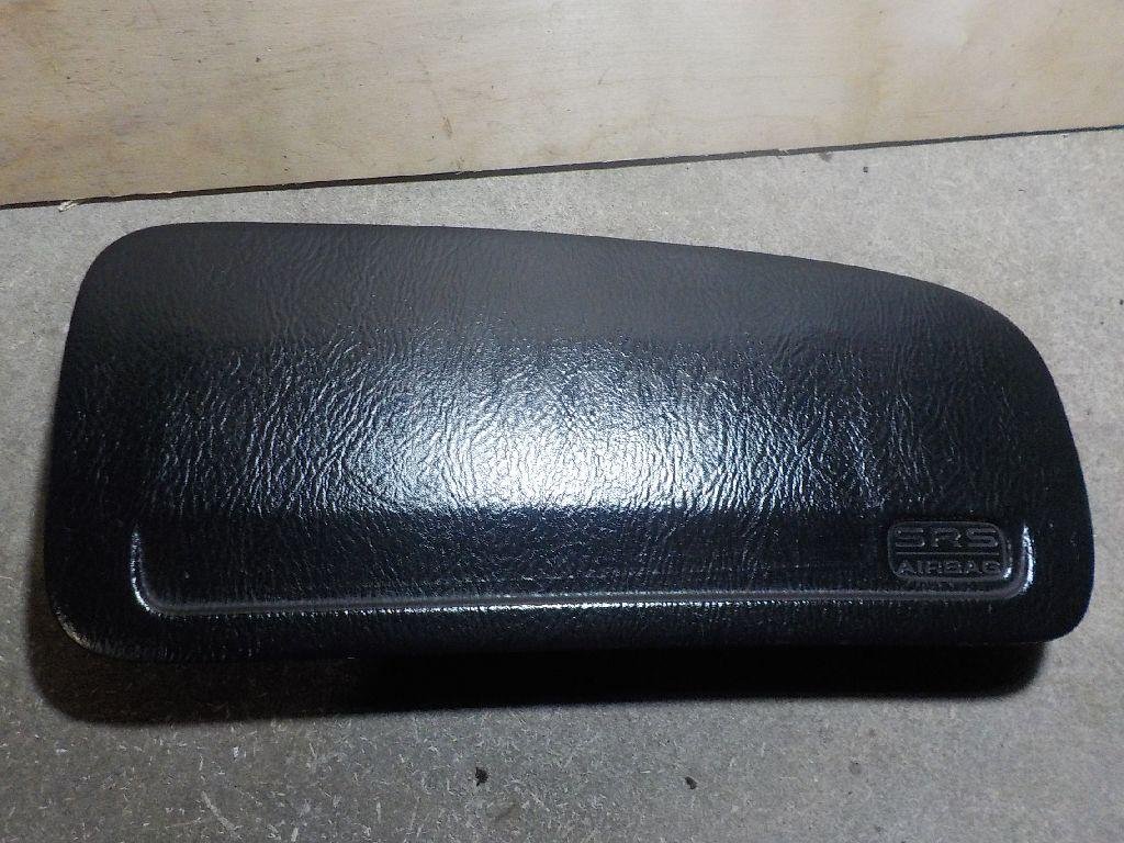 Крышка подушки безопасности (в торпедо)