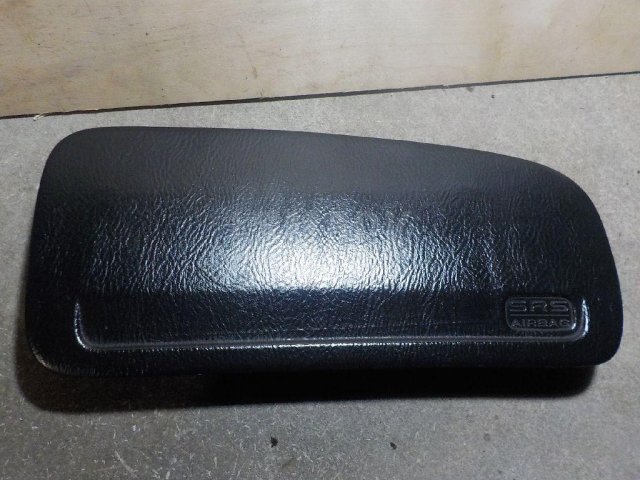 Крышка подушки безопасности (в торпедо)