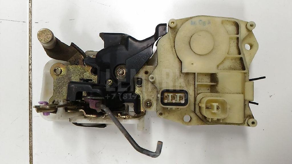 Замок двери задней левой