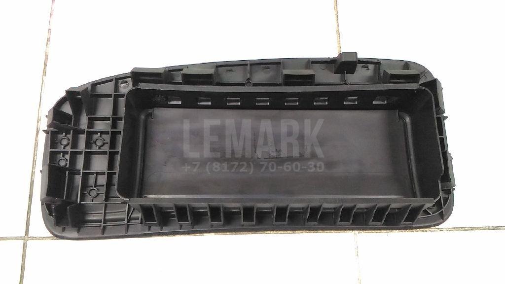 Крышка подушки безопасности (в торпедо)