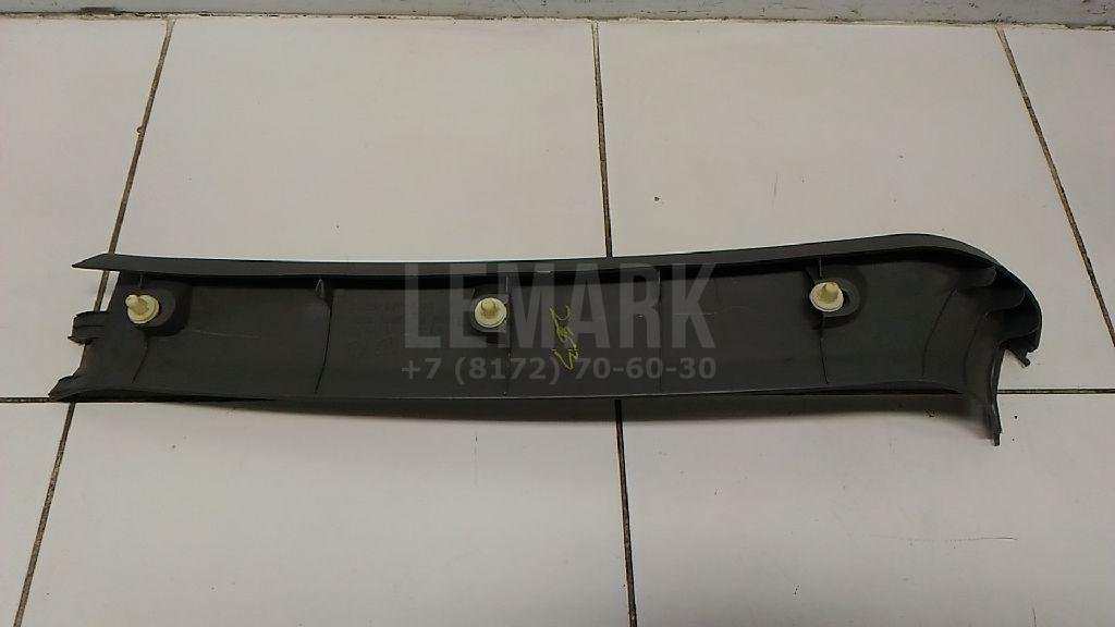 Обшивка двери багажника