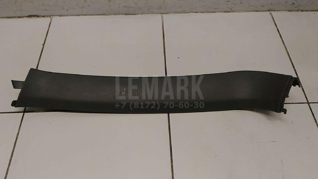 Обшивка двери багажника