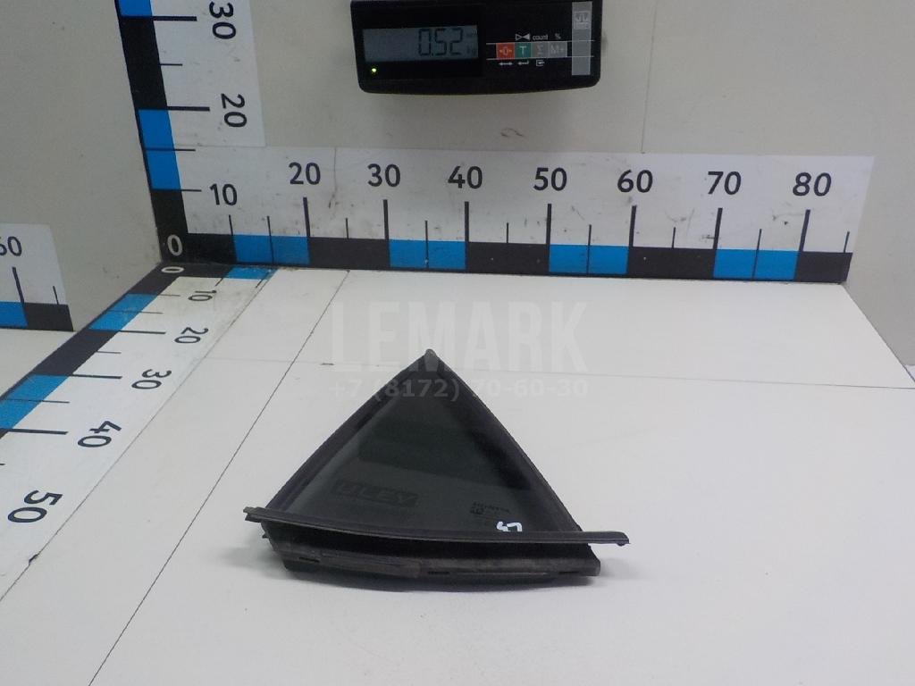 Стекло двери задней левой (форточка)