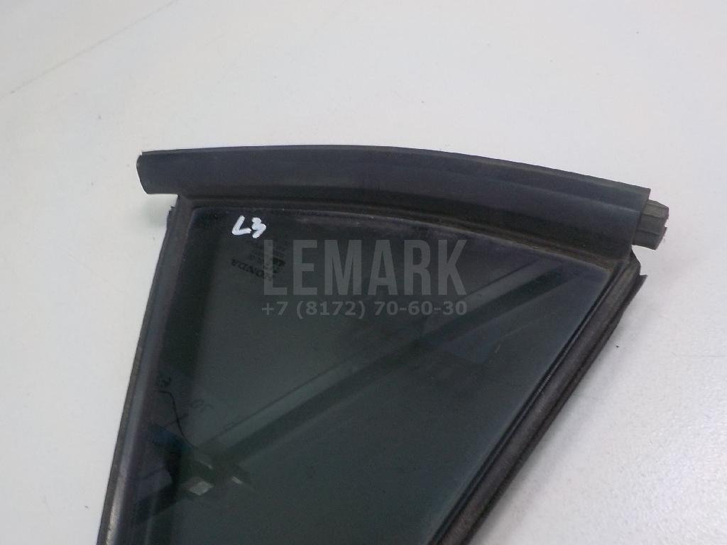 Стекло двери задней левой (форточка)