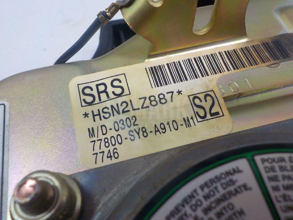 Подушка безопасности в рулевое колесо