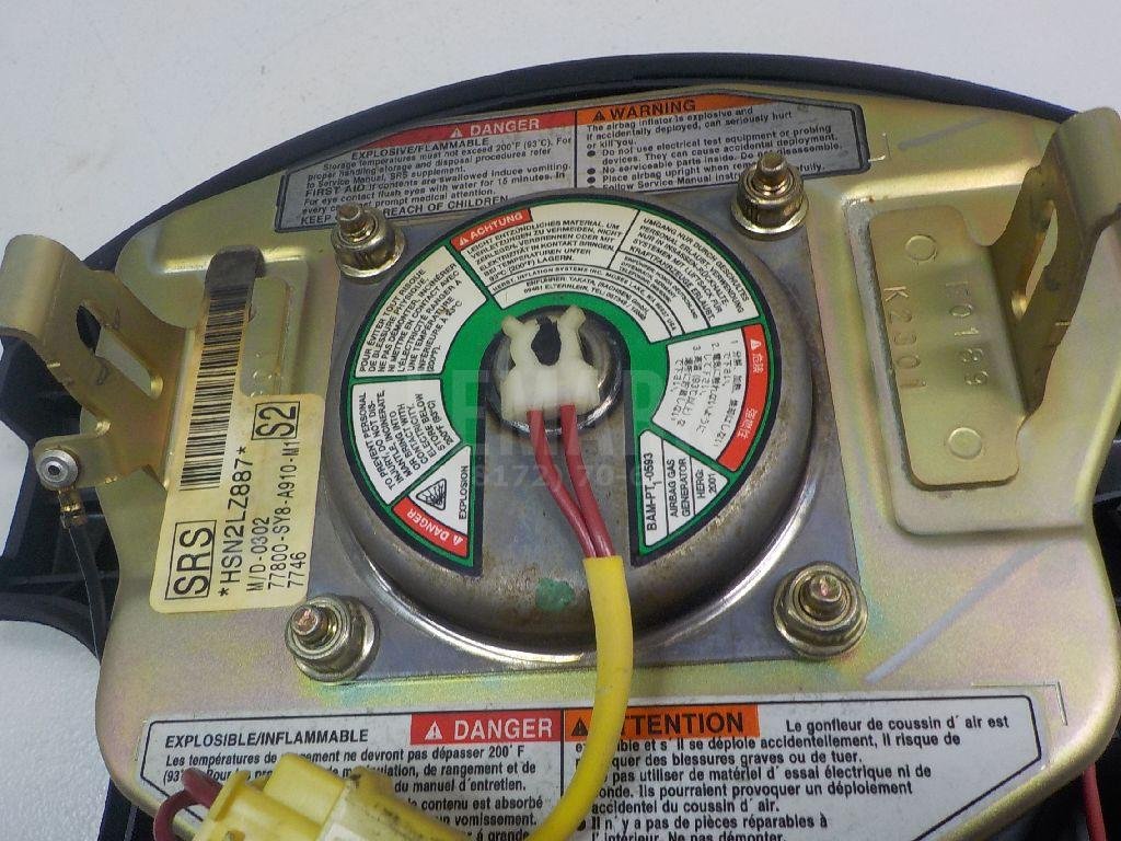 Подушка безопасности в рулевое колесо