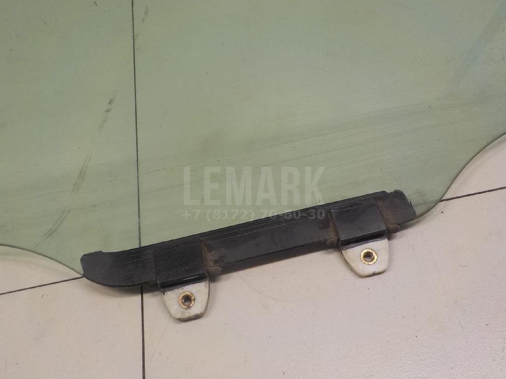 Стекло двери передней правой