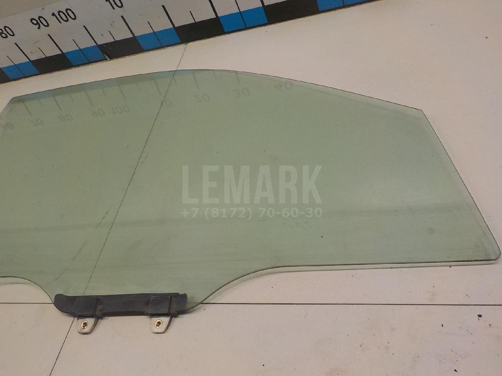 Стекло двери передней правой