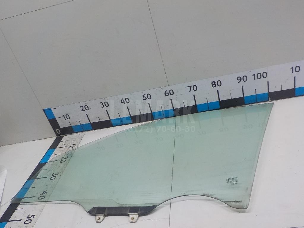 Стекло двери передней левой