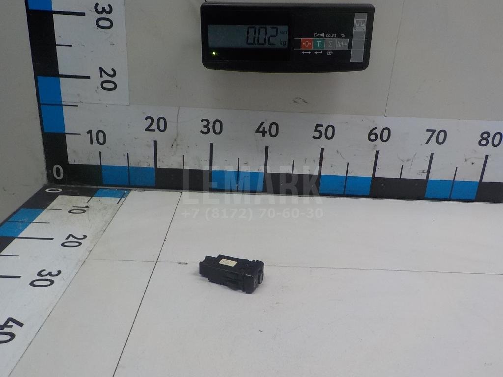 Кнопка люка