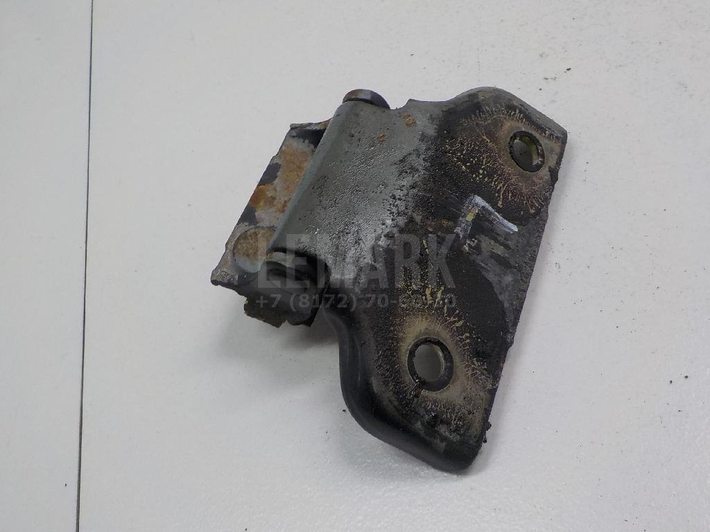 Петля двери багажника