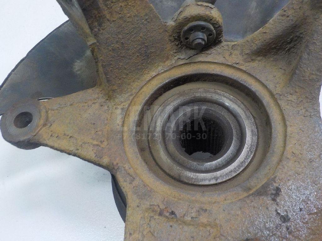 Кулак поворотный передний левый