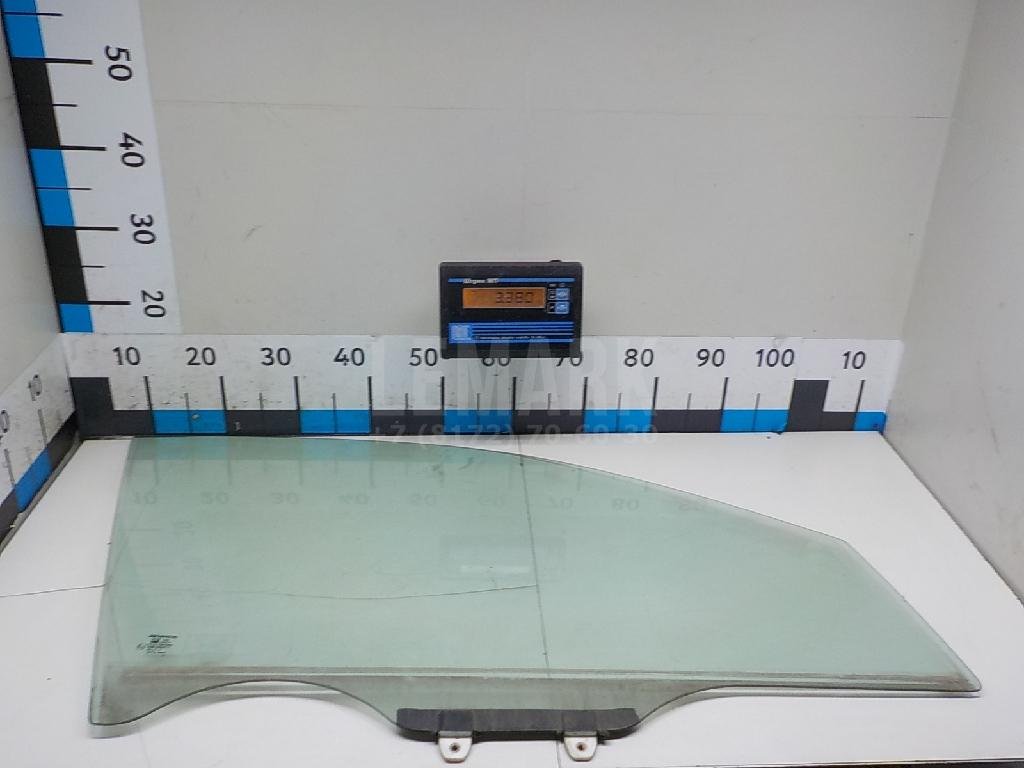 Стекло двери передней правой