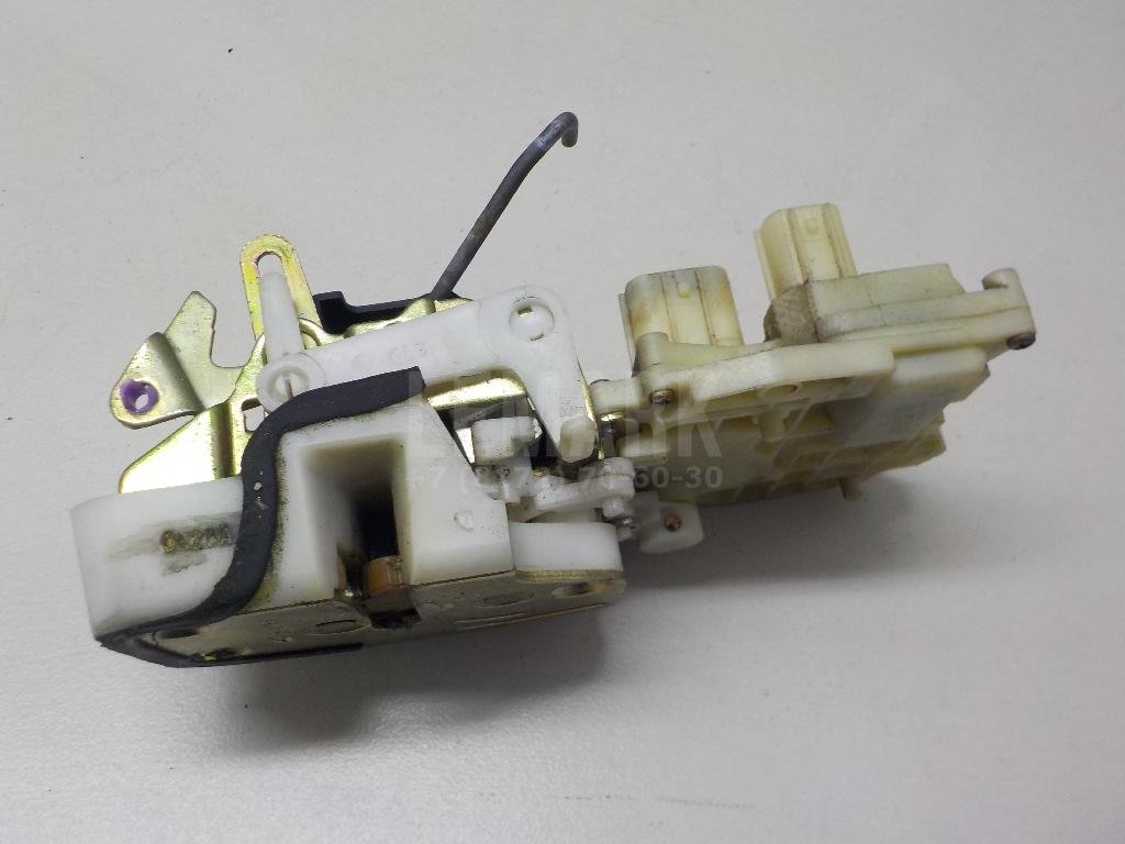 Замок двери задней левой