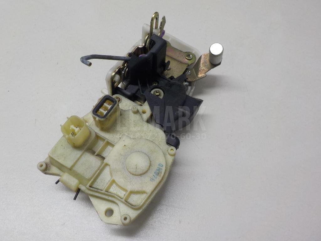 Замок двери задней левой