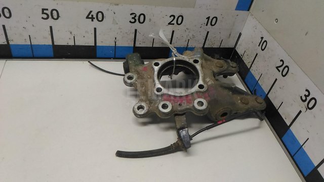 Кулак поворотный задний левый