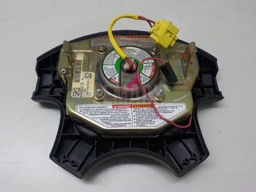 Подушка безопасности в рулевое колесо