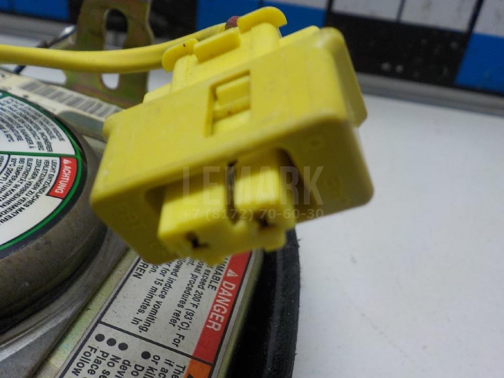 Подушка безопасности в рулевое колесо