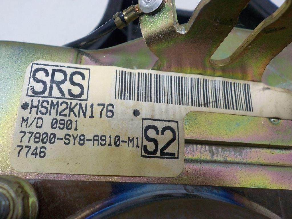 Подушка безопасности в рулевое колесо