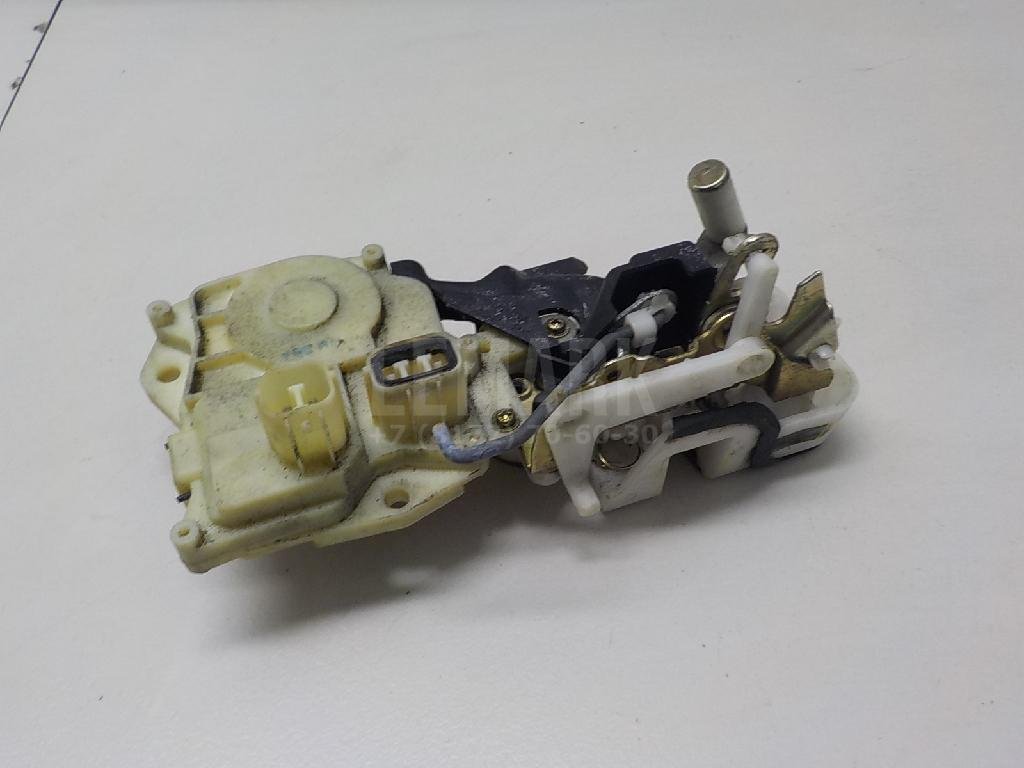 Замок двери задней правой