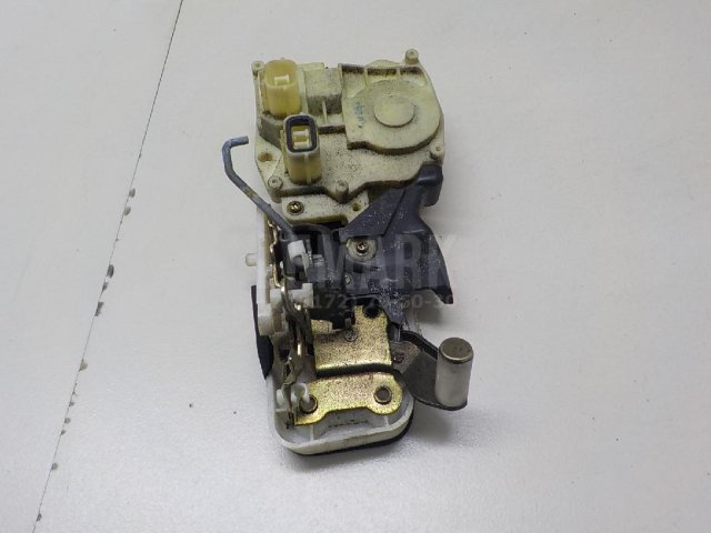 Замок двери задней правой