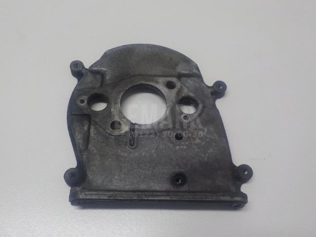 Крышка двигателя передняя