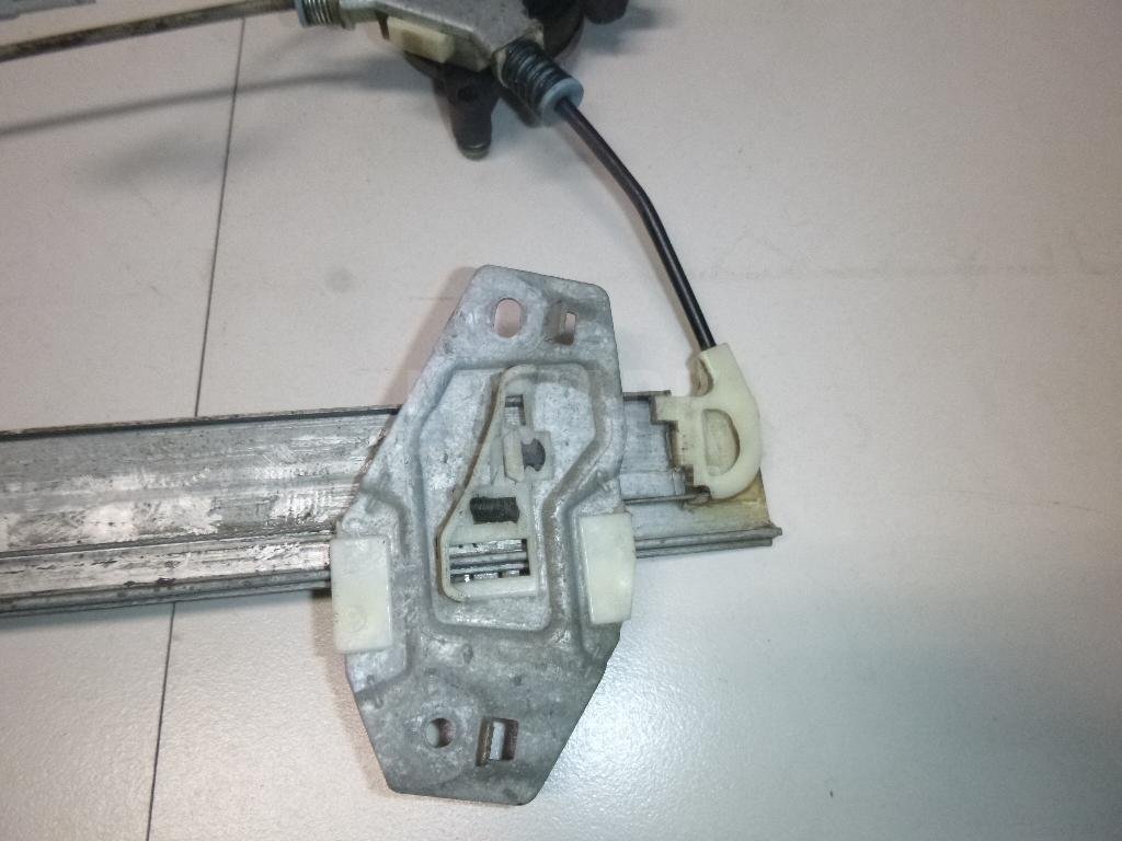 Стеклоподъемник электр. передний правый