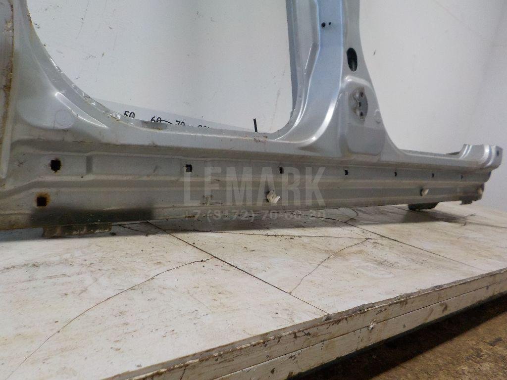 Порог со стойкой правый