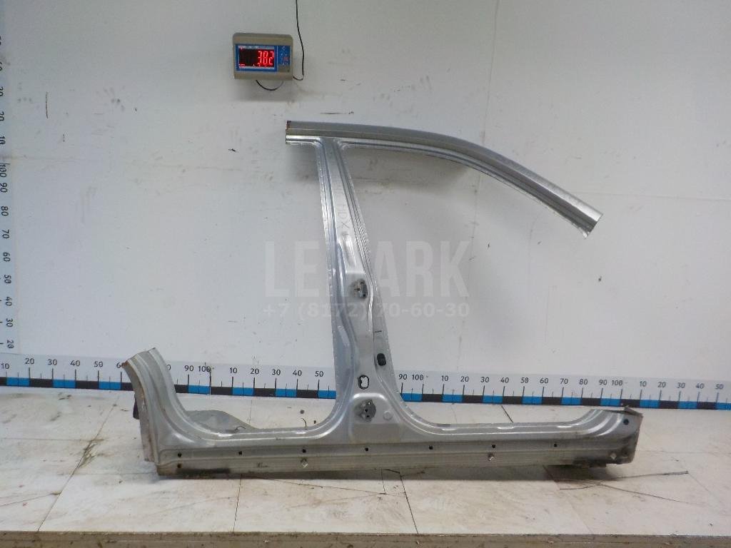 Порог со стойкой правый