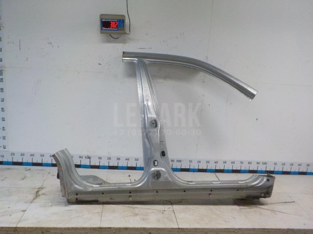 Порог со стойкой правый