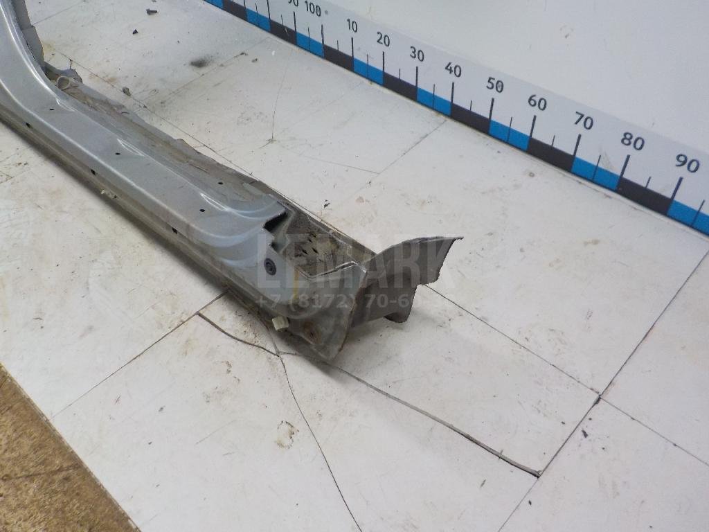 Порог со стойкой правый