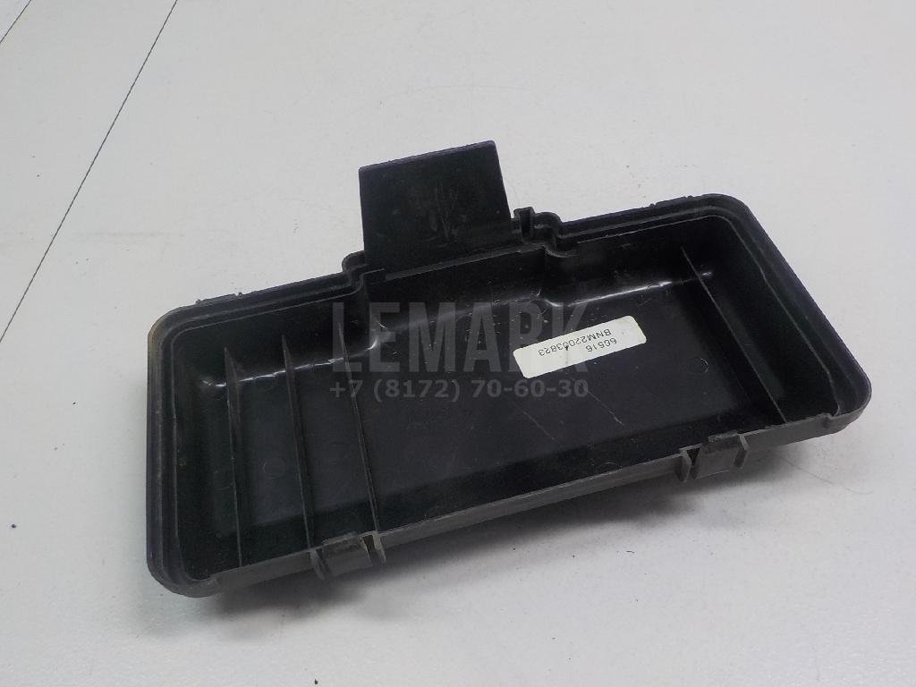 Крышка блока предохранителей