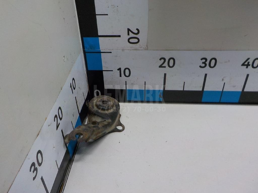 Кронштейн передней балки