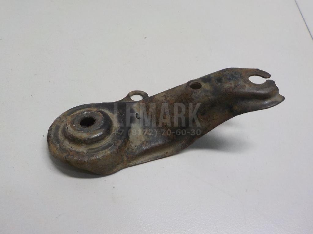 Кронштейн передней балки